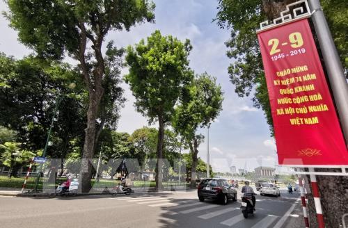 Hà Nội trang hoàng rực rỡ cờ hoa mừng 74 năm Quốc khánh 2/9
