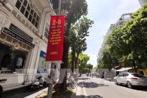 Hà Nội trang hoàng rực rỡ cờ hoa mừng 74 năm Quốc khánh 2/9