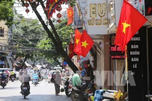 Hà Nội trang hoàng rực rỡ cờ hoa mừng 74 năm Quốc khánh 2/9