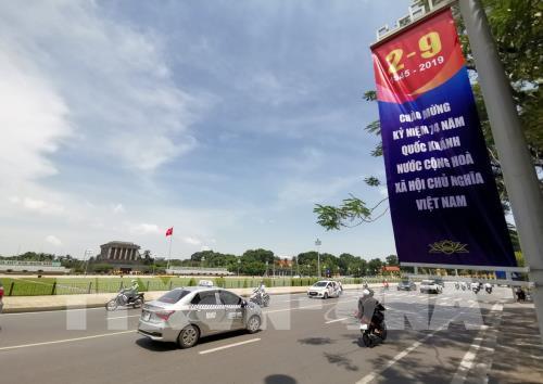 Hà Nội trang hoàng rực rỡ cờ hoa mừng 74 năm Quốc khánh 2/9