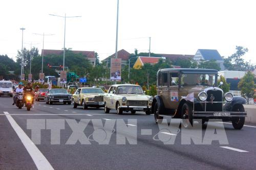 Độc đáo màn trình diễn xe cổ tại thành phố Hội An