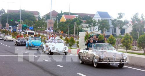 Độc đáo màn trình diễn xe cổ tại thành phố Hội An