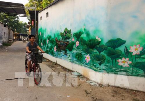 Làng chài Ngư Mỹ Thạnh hút khách từ những bức bích hoạ