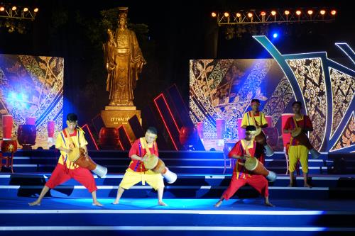 Người dân Hà Nội đón thu tại  Vietnam Airlines Festa 2019