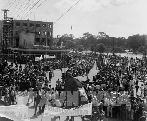 Ngày trở về của đoàn quân chiến thắng