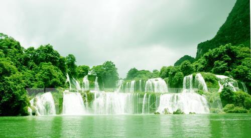 Vẻ đẹp Thác Bản Giốc và non nước Cao Bằng