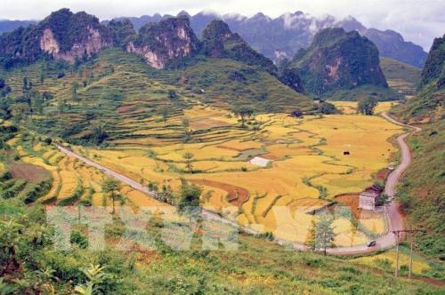 Vẻ đẹp Thác Bản Giốc và non nước Cao Bằng