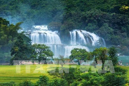 Vẻ đẹp Thác Bản Giốc và non nước Cao Bằng