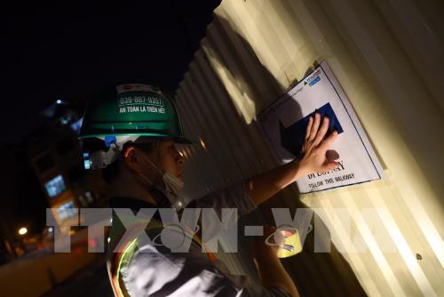 Phân luồng giao thông phố Quốc Tử Giám phục vụ thi công ga ngầm đường sắt đô thị