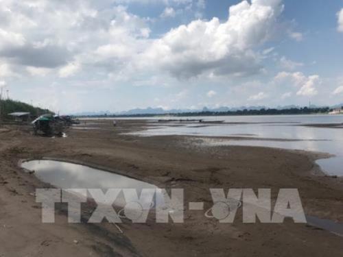 Khắc phục tình trạng ô nhiễm nguồn nước sông Mekong
