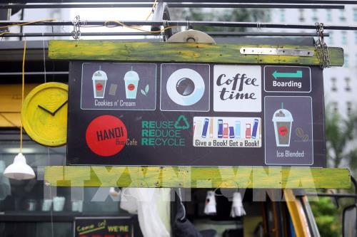 Độc đáo quán cafe bus thân thiện với môi trường