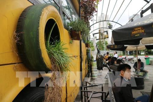 Độc đáo quán cafe bus thân thiện với môi trường