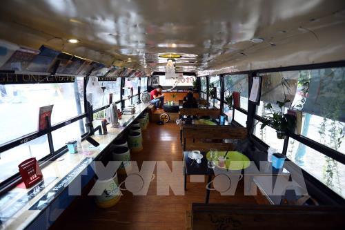 Độc đáo quán cafe bus thân thiện với môi trường