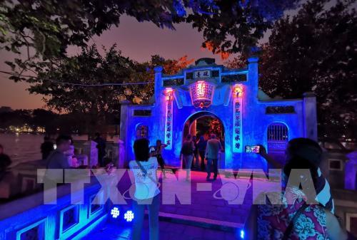 Thắp sáng nụ cười Việt Nam