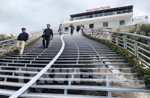 Khám phá khu du lịch sinh thái cầu kính Rồng Mây