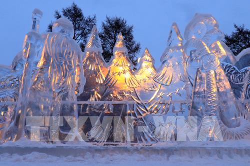 Chiêm ngưỡng những kiệt tác băng độc đáo của Siberia