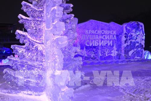 Chiêm ngưỡng những kiệt tác băng độc đáo của Siberia