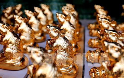 Ra lò loạt sản phẩm Kỳ Linh Canh Tý làng gốm Bát Tràng