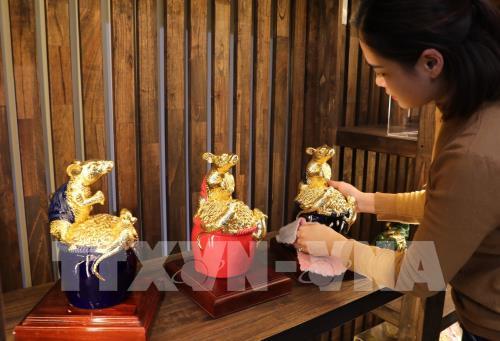 Ra lò loạt sản phẩm Kỳ Linh Canh Tý làng gốm Bát Tràng