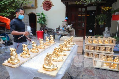 Ra lò loạt sản phẩm Kỳ Linh Canh Tý làng gốm Bát Tràng