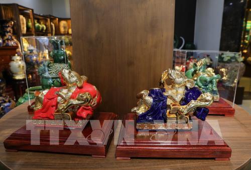 Ra lò loạt sản phẩm Kỳ Linh Canh Tý làng gốm Bát Tràng