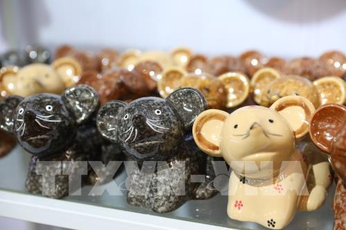 Ra lò loạt sản phẩm Kỳ Linh Canh Tý làng gốm Bát Tràng