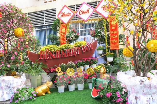 Độc đáo đường hoa Tết trong Bệnh viện Chợ Rẫy