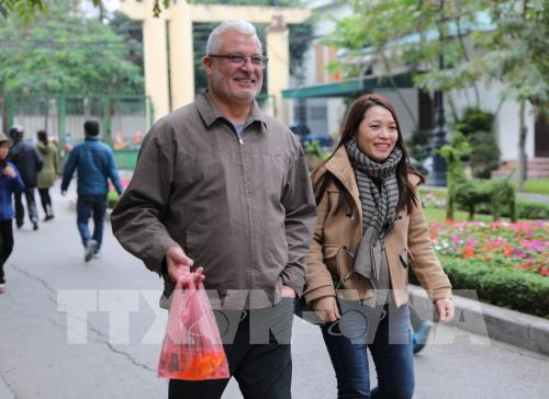 Thả cá chép ngày ông Táo - nét đẹp văn hóa của người Việt