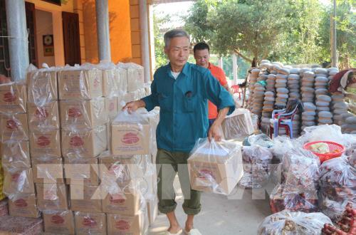 Làng Nhân Hậu kho cá ngày giáp Tết