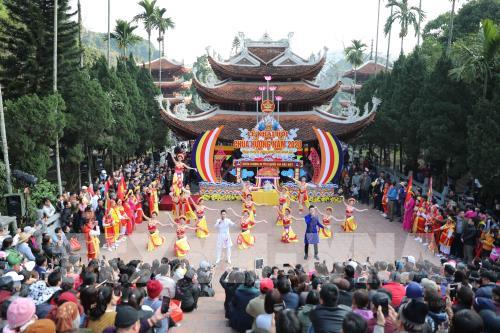 Khai hội chùa Hương - Xuân Canh Tý 2020