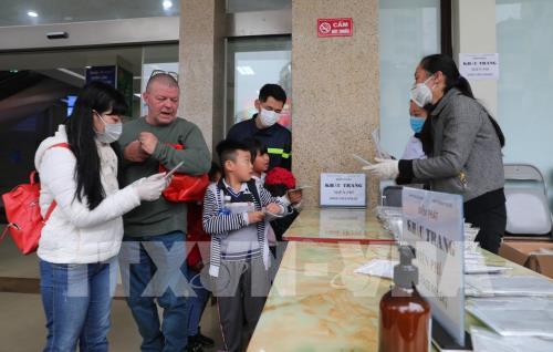 Hà Nội chung tay phát khẩu trang miễn phí cho người dân