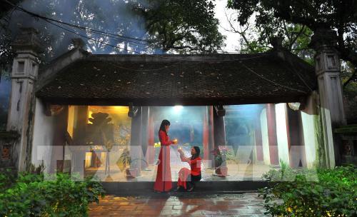 Vẻ đẹp cổ kính của khu di tích cố đô Hoa Lư về đêm