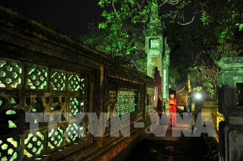 Vẻ đẹp cổ kính của khu di tích cố đô Hoa Lư về đêm