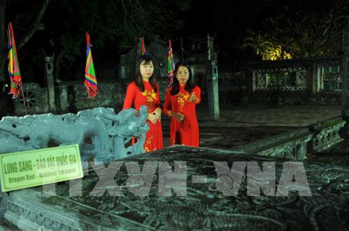 Vẻ đẹp cổ kính của khu di tích cố đô Hoa Lư về đêm