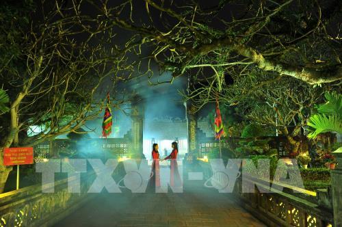 Vẻ đẹp cổ kính của khu di tích cố đô Hoa Lư về đêm