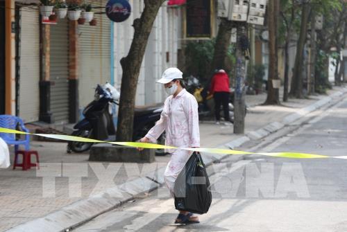 Cuộc sống người dân phố Trúc Bạch ngày đầu cách ly