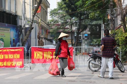 Cuộc sống người dân phố Trúc Bạch ngày đầu cách ly