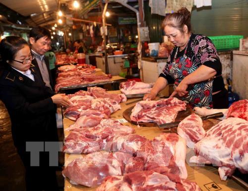 Siết chặt quản lý về an toàn thực phẩm dịp Tết Quý Mão