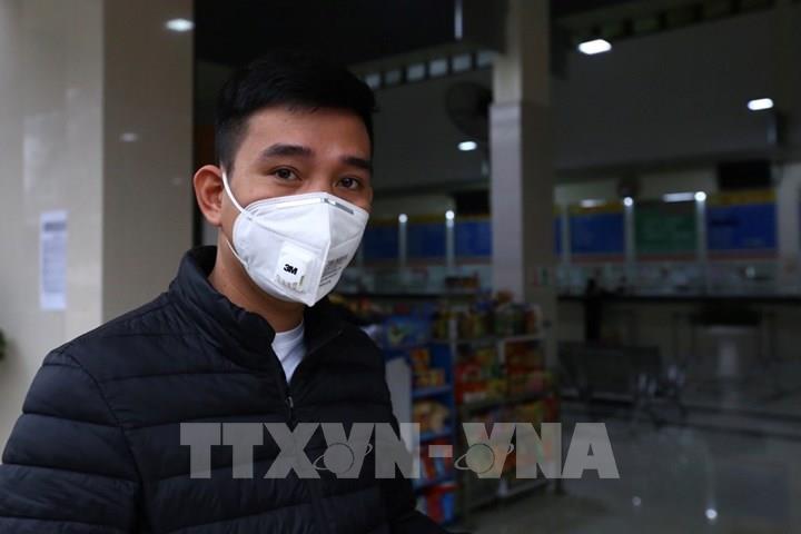 Người dân thực hiện nghiêm việc đeo khẩu trang nơi công cộng