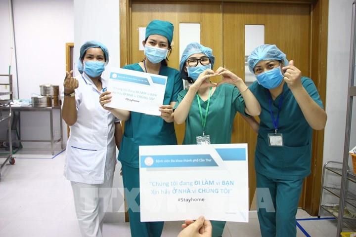 Dịch COVID-19: "Đứng im" vì sức khỏe cộng đồng