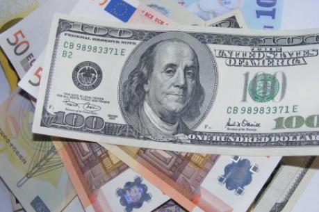 Giảm lãi suất USD: Biện pháp mềm dẻo để ổn định tỷ giá