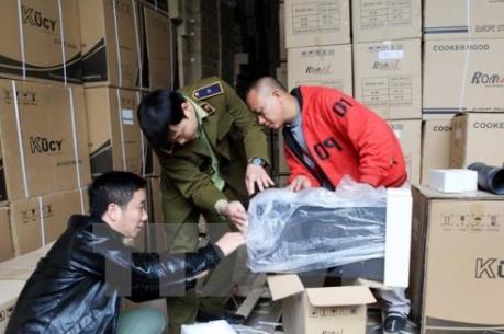 Lao Bảo vẫn “nóng” về buôn lậu