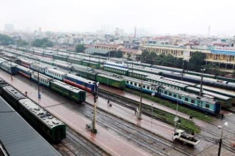 Đường sắt nối thêm toa phục vụ Quốc khánh 2/9