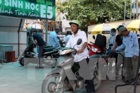 Vì sao xăng sinh học E5 "ế khách"?