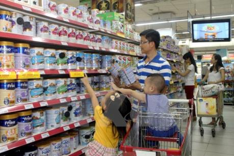 Làm rõ việc không giảm giá sữa cho trẻ dưới 6 tuổi