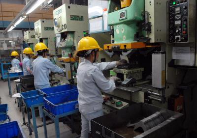 Thách thức thu hẹp khoảng cách năng suất lao động