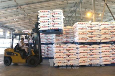 Giá phân bón giảm nhẹ