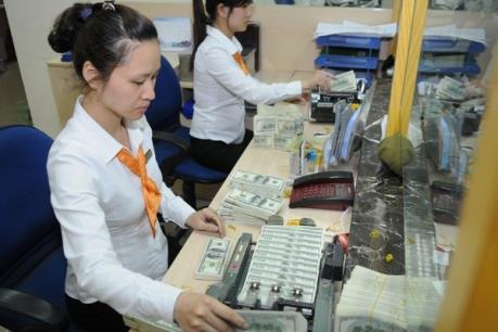 Điều chỉnh lãi suất tiền gửi bằng USD: Giảm áp lực cung-cầu ngoại tệ