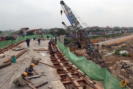 Tạm dừng thi công công trình cầu vượt Cầu Giấy-Hà Nội