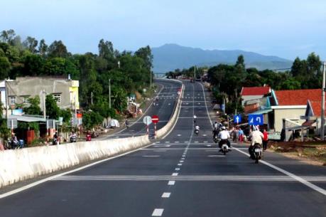 Thông xe dự án mở rộng quốc lộ 1 qua tỉnh Bình Định